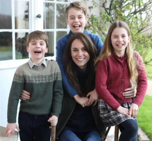 Princess Kate with her childrens